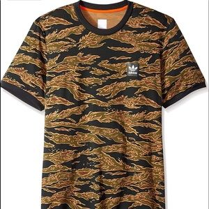 Adidas Tiger Camo T-Shirt NWOT Large